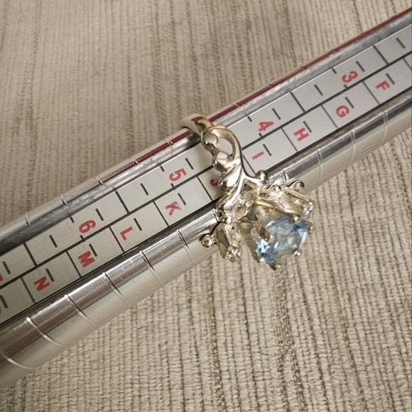 Sterling Silver Aquamarine Ring with 2 Diamond Chips - Picture 7 of 10